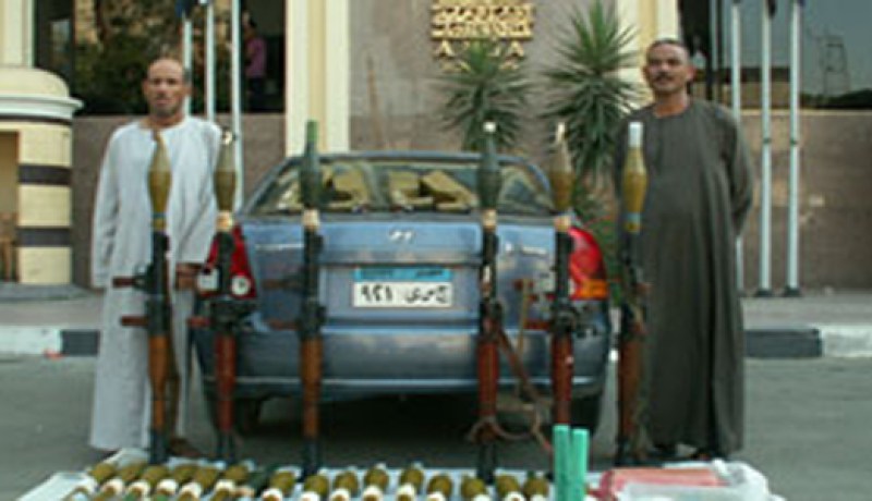 ضبط كميات كبيرة من الأسلحة الثقيلة الحربية بضواحي القاهرة