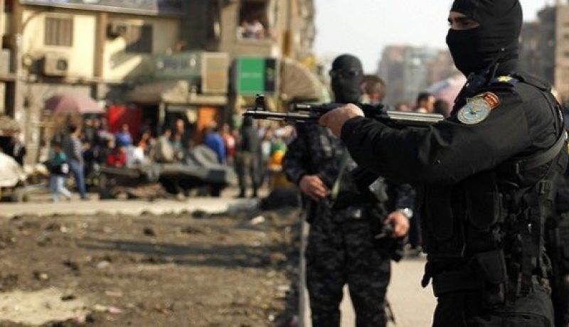 مقتل عقيد وإصابة 3من قوات الشرطة  في تفجير إرهابي بمصر