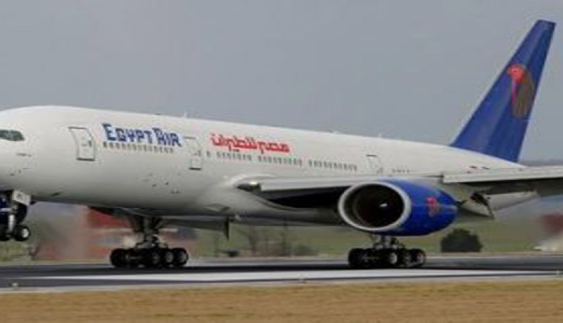 مصر تعيد طائرة دمشق من الممر بعد بلاغ بوجود فتاة مختطفة