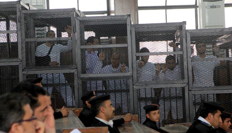 الإعدام لـ 8 متهمين بالانتماء لجماعة الإخوان والمؤبد لـ77 آخرين في مصر