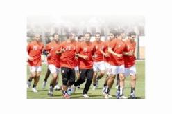 المصريون متخوفون من محاربي الصحراء رغم عقدة التعالي وشحاتة يلمح للصحافة الجزائرية بالجوسسة