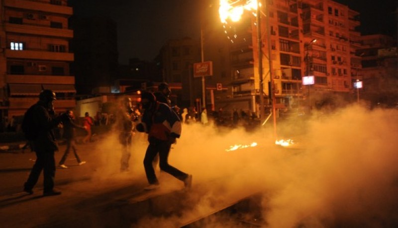 مصر: متظاهرون يلقون حجارة على قصر الرئاسة
