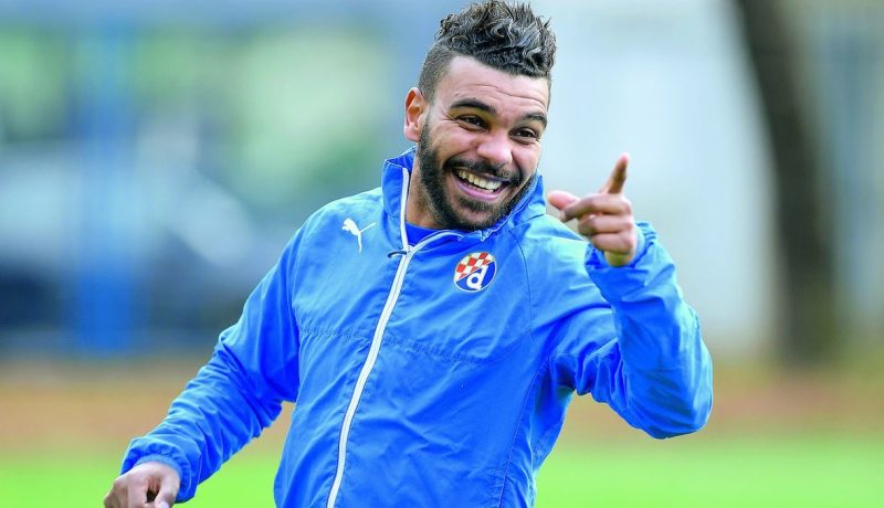 سوداني يتجه لمغادرة دينامو زغرب