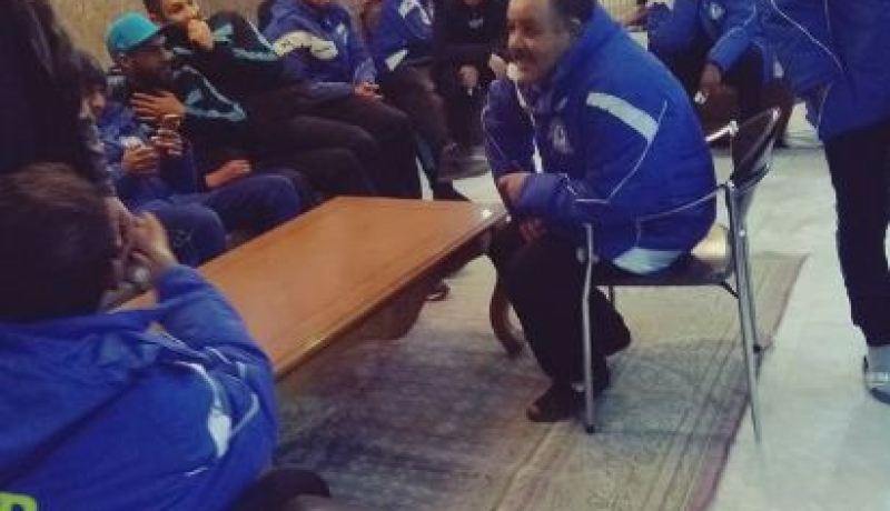 بالفيديو.. أنصار مولودية البيض يُحفزون اللاعبين قبل مُباراتهم التاريخية في الكأس