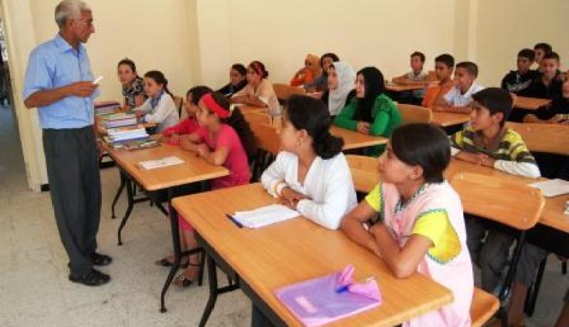 تلاميذ مهدّدون ''بالفشل المدرسي'' و''الإرهاق'' بسبب كثافة الدروس العادية والتدعيمية