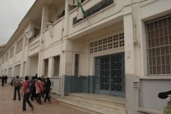 مؤسسات تربوية فارغة تبحث عمن يقصدها وتلاميذ تائهون يبحثون عن تذاكر مباراة  الخضر