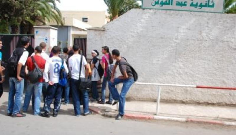 إضافة نصف ساعة على الوقت الحقيقي لكل اختبار و اقتراح موضوعين على المترشحين لجميع المواد