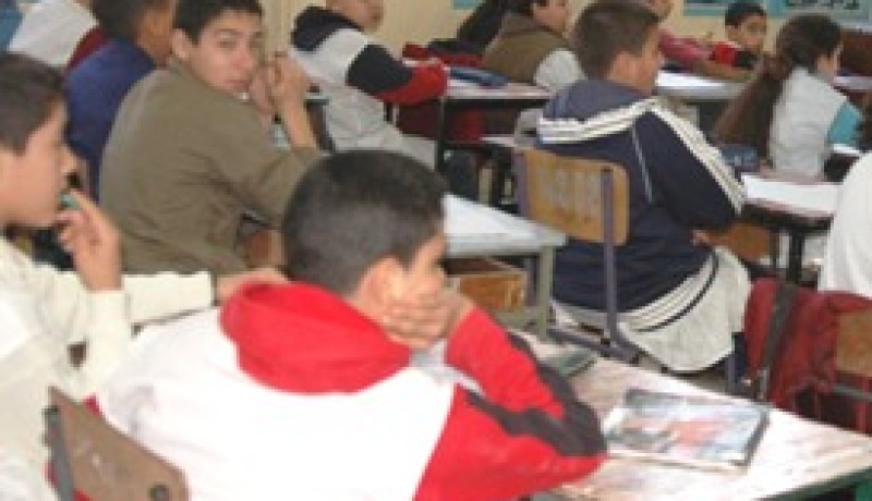 التلاميذ يقبعون في القسم 1270 ساعة و260 ساعة مجهود فردي لهم