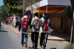 ثقل المحافظ يهدد تلاميذ المدارس باعوجاج العمود الفقري