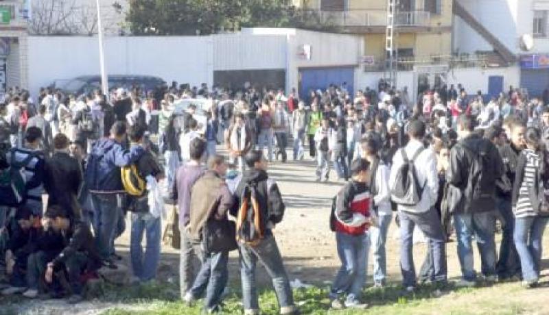تلاميذ لا يعرفون سوى مصطلح ''إضرابات'' والدراسة ''ربي يجيب''.. وآخرون يسيرون بعقلية ''قريني أنا سيدك''