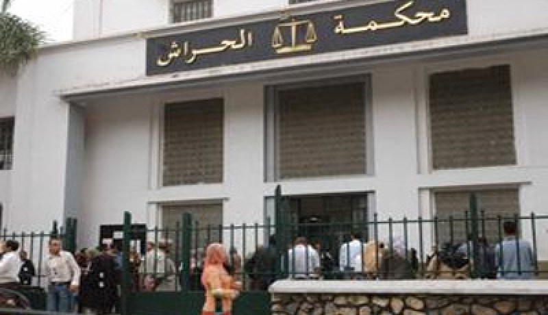 تلميذة تتعرض إلى التهديد بالقتل بعد محاولة فاشلة لسرقتها