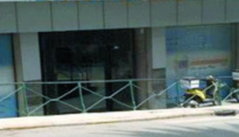 عمال «البريد السريع» في إضراب ويتهمون المدير بممارسة المحسوبية و «المحاباة»