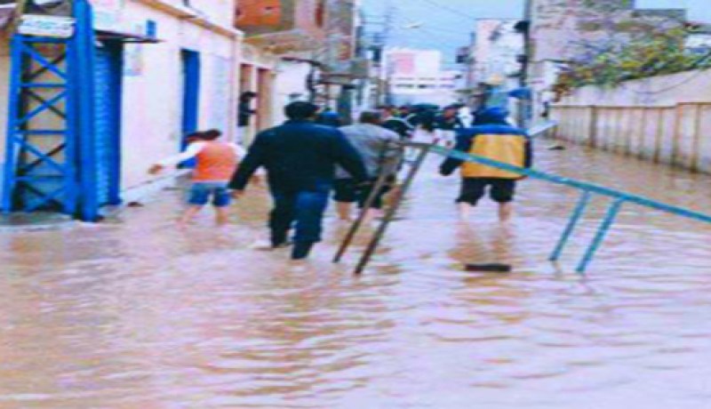 سكنات ومؤسسات تربوية تغمرها سيول الأمطار في الطارف