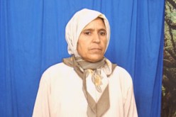 بشيرة .. يتيمة ومطلقة، رفضت إعادة الزواج لتتكفل بتربية ابنتيها فاطمة ووردة:”سعيت لإصلاح سقف المنزل فطردت من عملي كمنظفة بولاية الوادي لأمتهن التسول”