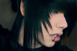 منع البويات والإيمو من دخول الجامعات  السعودية