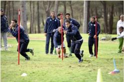 اللاعبون متذمرون ويخشون أنفلوانزا الخنازير