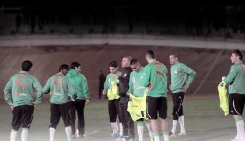 الخضر يعسكرون رسميا في إسبانيا استعداد للقاء المغرب
