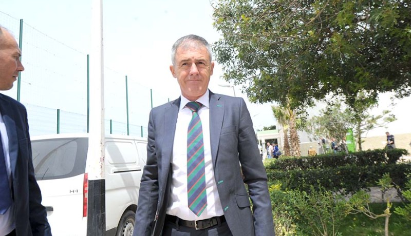 ألكاراز يعاين جزائريا مغتربا ينشط في البوندسليغا تحسبا لضمّه للخضر