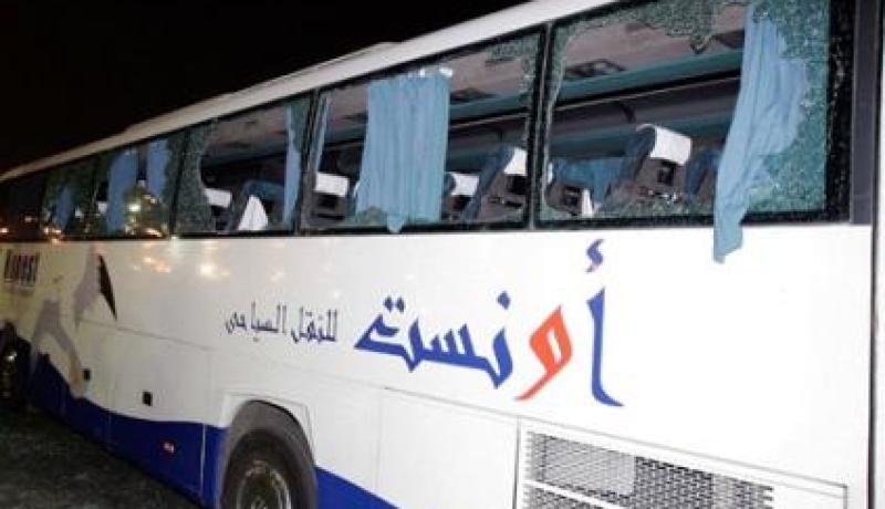 جزائري يصوّر الاعتداء على حافلة ''الخضر'' ويكشف الكذب المصري