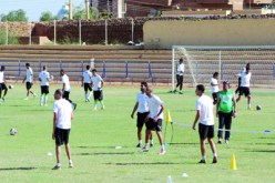 بن شيخة لم‮ ‬يحضر اللقاء الإفتتاحي ‮ ‬وكلف مساعديه بمعاينة منافسي‮ ''‬الخضر‮''