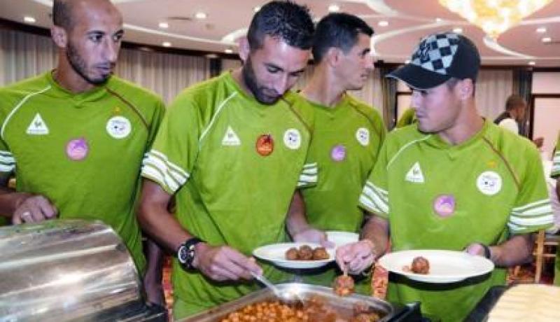 عبد السلام يتعرض للسرقة بعد التحاقه بتربص المنتخب الوطني