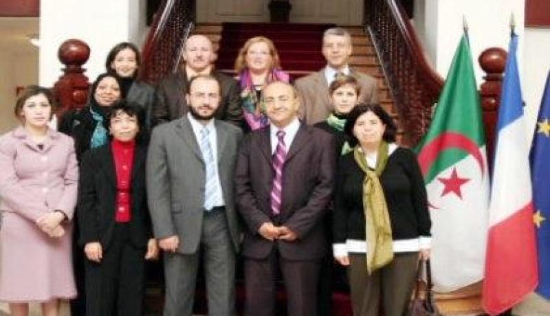 طلبة المدرسة الوطنية للإدارة يهدّدون باحتجاج ويطلبون تدخل ولد قابلية