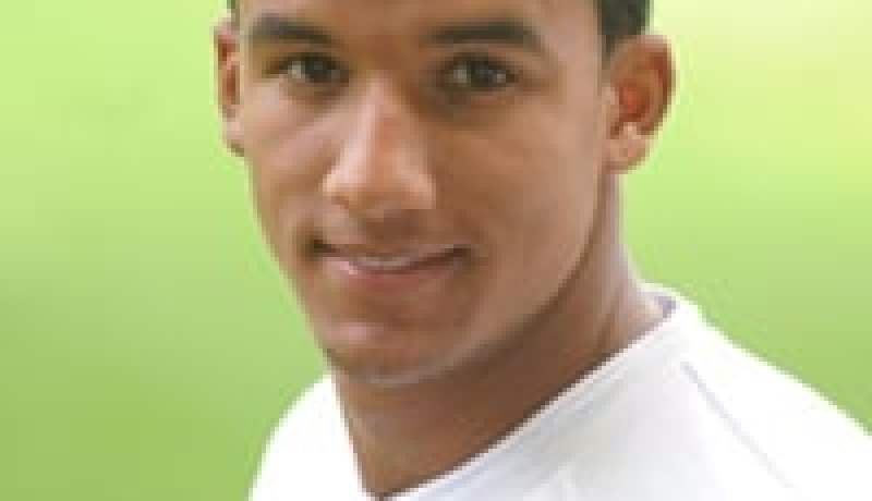 سينكلير ينتقل إلى مان سيتي رسميا