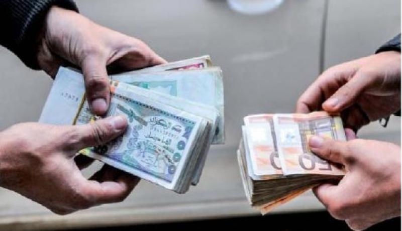 مكاتب الصرف.. “مكاش” والسبب غياب السياح الأجانب