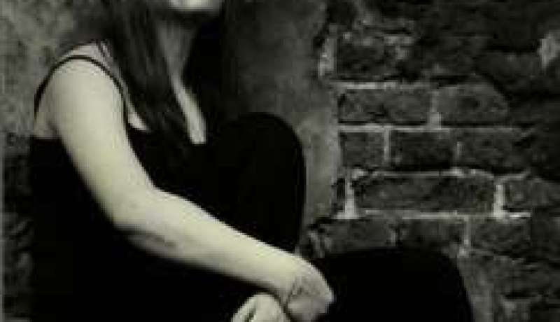 دفعت زوجي إلى دنيا الفساد بعدما تخليت عن مهام الزوجية