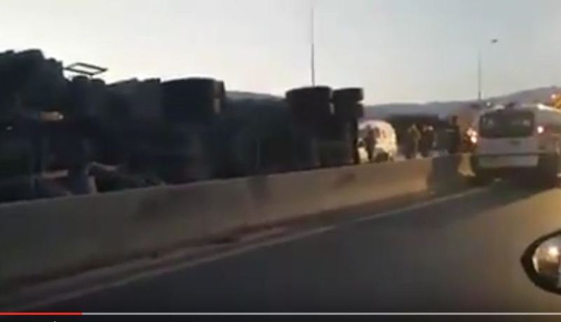 فيديو خطير لاصطدام 4 شاحنات بسيارات في البويرة