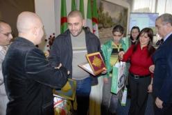 وزارة  التضامن تكرم بعثة ''النهار'' التي وقفت مع ''الخضر'' في  القاهرة، أم درمان وأنغولا