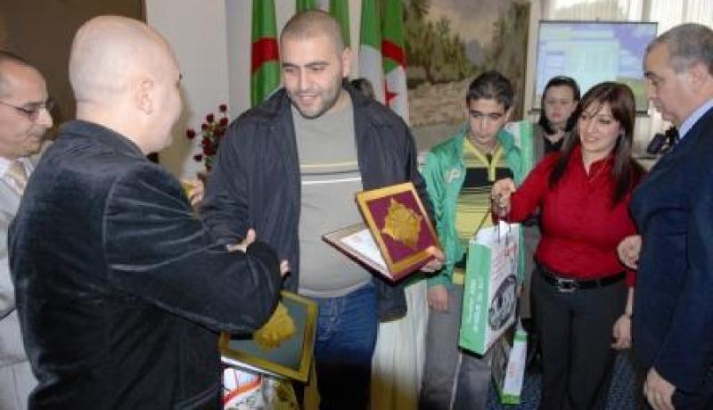 وزارة  التضامن تكرم بعثة ''النهار'' التي وقفت مع ''الخضر'' في  القاهرة، أم درمان وأنغولا