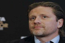 لاعب الوسط  الفرنسي السابق يحذر أرسنال من الاستغناء عن فينغر