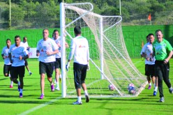 أسبوع أخير حاسم أمام بن شيخة لتجهيز المحاربين وبلحاج يخوض أول حصة