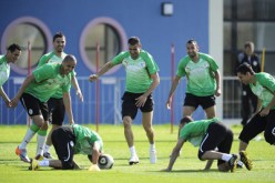 تصفيات كأس أمم إفريقيا 2012 :  إلتحاق الطاقم الفني وثلاثة لاعبين عشية اليوم بمورسيا (إسبانيا)