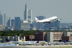 إلغاء 280 رحلة في مطار فرانكفورت لإضراب عمال المراقبة الأرضية