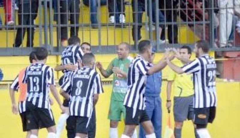 قناة ليكيب الفرنسية تنجز روبورتاجا عن الخماسي الدولي اليوم