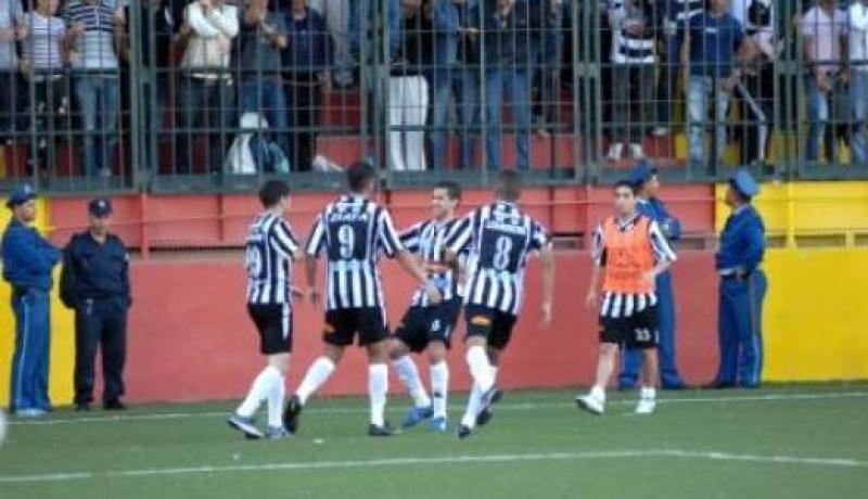 مشيش اجتمع بسرار.. لقاء شبيبة القبائل الثلاثاء القادم ولموشية يعاني الضغوطات