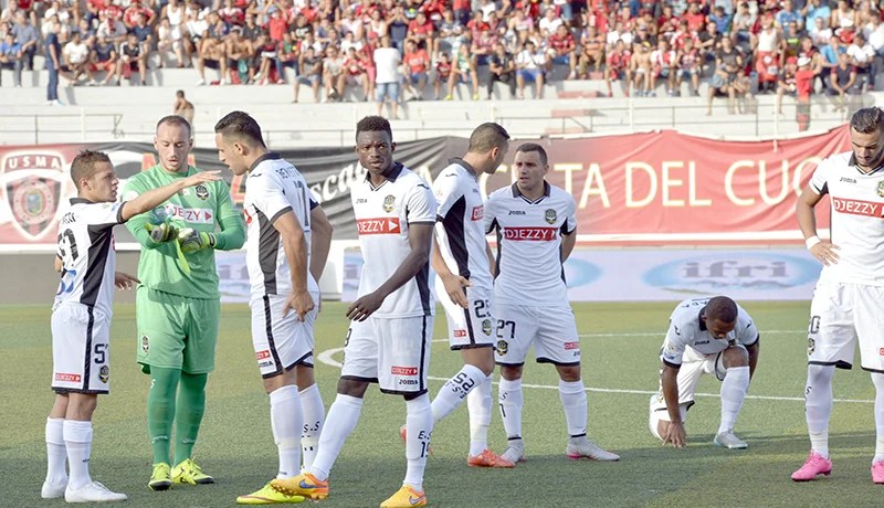 20 مليون سنتيم لكل لاعب لتجاوز الزرڤا في الكأس وجابو يطلب منحه فرصة اللعب