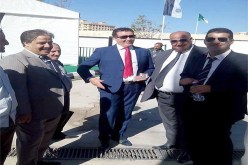 الوالي يمنح الفريق عقد ملكية قطعة أرض مساحتها 3 هكتارات