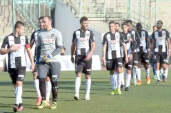 التجديد لـ14 لاعبا، استقدام 4 جدد وترقية 7 شبان.. خطة حمّار للموسم القادم