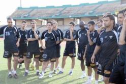 شاوشي‮ ‬يغيب بسبب الفحوصات وبوعزة‮ ‬يدفع ثمن التأخر عن التدريبات‮  ‬زكري‮ ‬يراهن على الدوليين‮ ‬غدا والوفد سيبيت ليلتين في‮ ‬الدار البيضاء خلال العودة