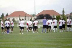 بلعياط يطلب رسميا تنحية شعار شركته ووفد سانتوس يصل متأخرا