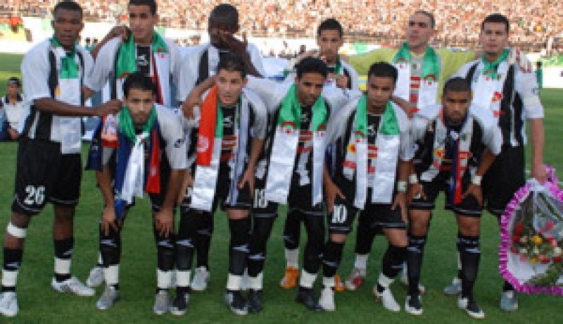 والي سطيف استقبل اللاعبين أمس : الوفاق في ضيافة رئيس الجمهورية عشية نهائي الكأس
