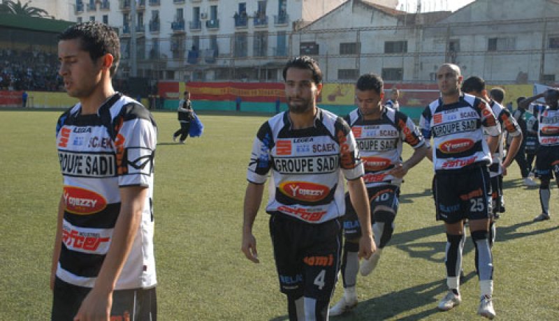 إيدونغار يغادر نهائيا إلى فرنسا،الإدارة تبعث تذاكر الكامروني وبناي و ووفد الهلال يصل غدا