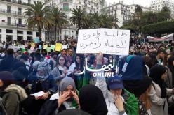 بالصور.. خروج الطلبة الجامعيين في مسيرات ضد تمديد وتأجيل الانتخابات