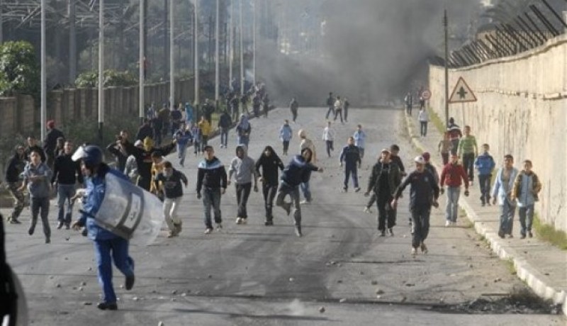 مجهولون‮ ‬يحرّضون الطّلبة للإنضمام إلى‮ ''‬صفوف المحتجين‮''‬