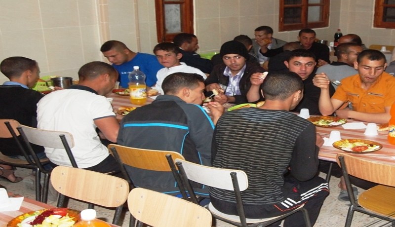 الإطعـام والإيـواء «باطـل» للطلبـة الأجانـب خـلال الصيـف