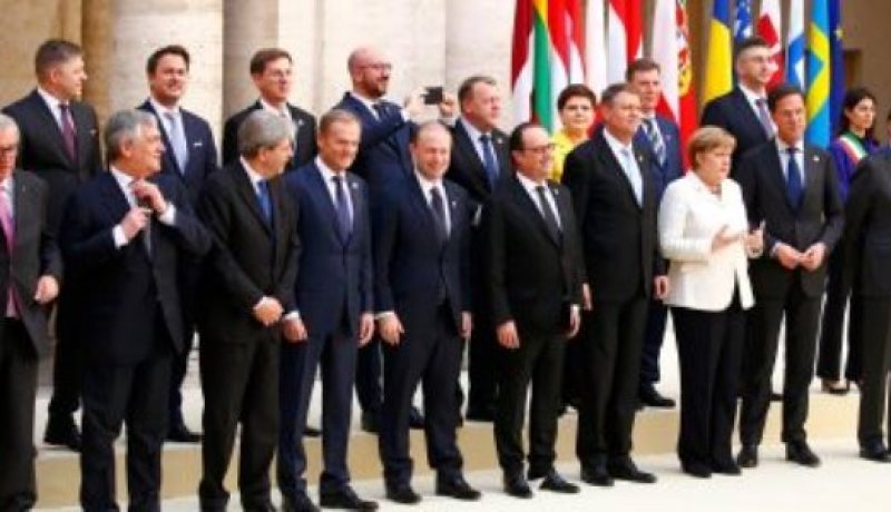 “أوروبا” تؤكد تمسكها بالاتفاق النووي مع “طهران”