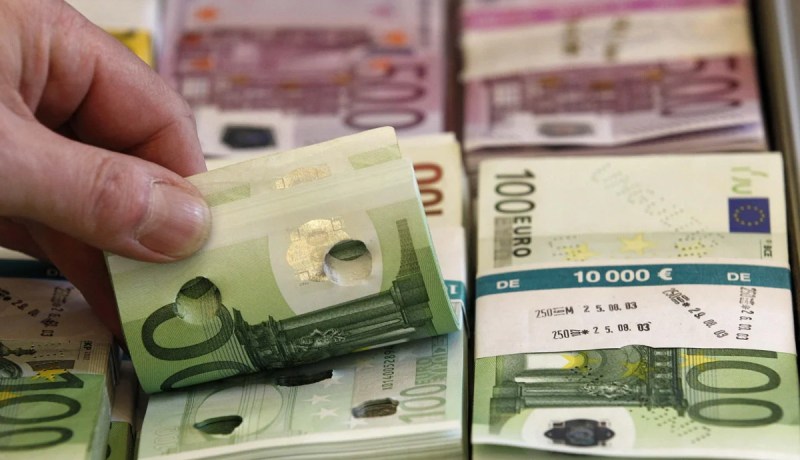 هكذا حاول «ميڤري» تهريب 100 ألف أورو إلى الصين بتواطؤ جمركيين بالمطار